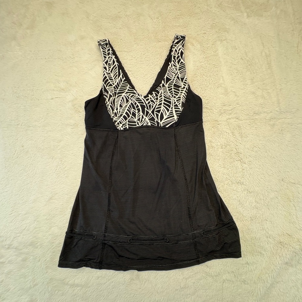 lululemon athletica Black and White Tank Top Size 6